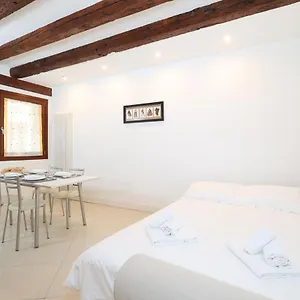 Bricola Biennale Apartment